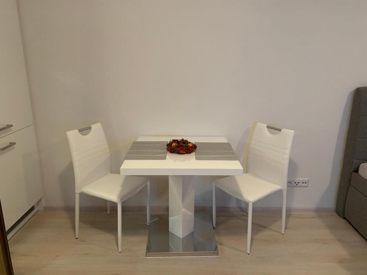 Modern Apartment In The City Center Plzen Exterior photo